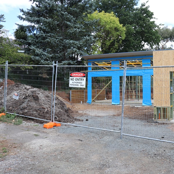 do you deliver and install temporary fencing and what's the cost for these services in Mexico IN